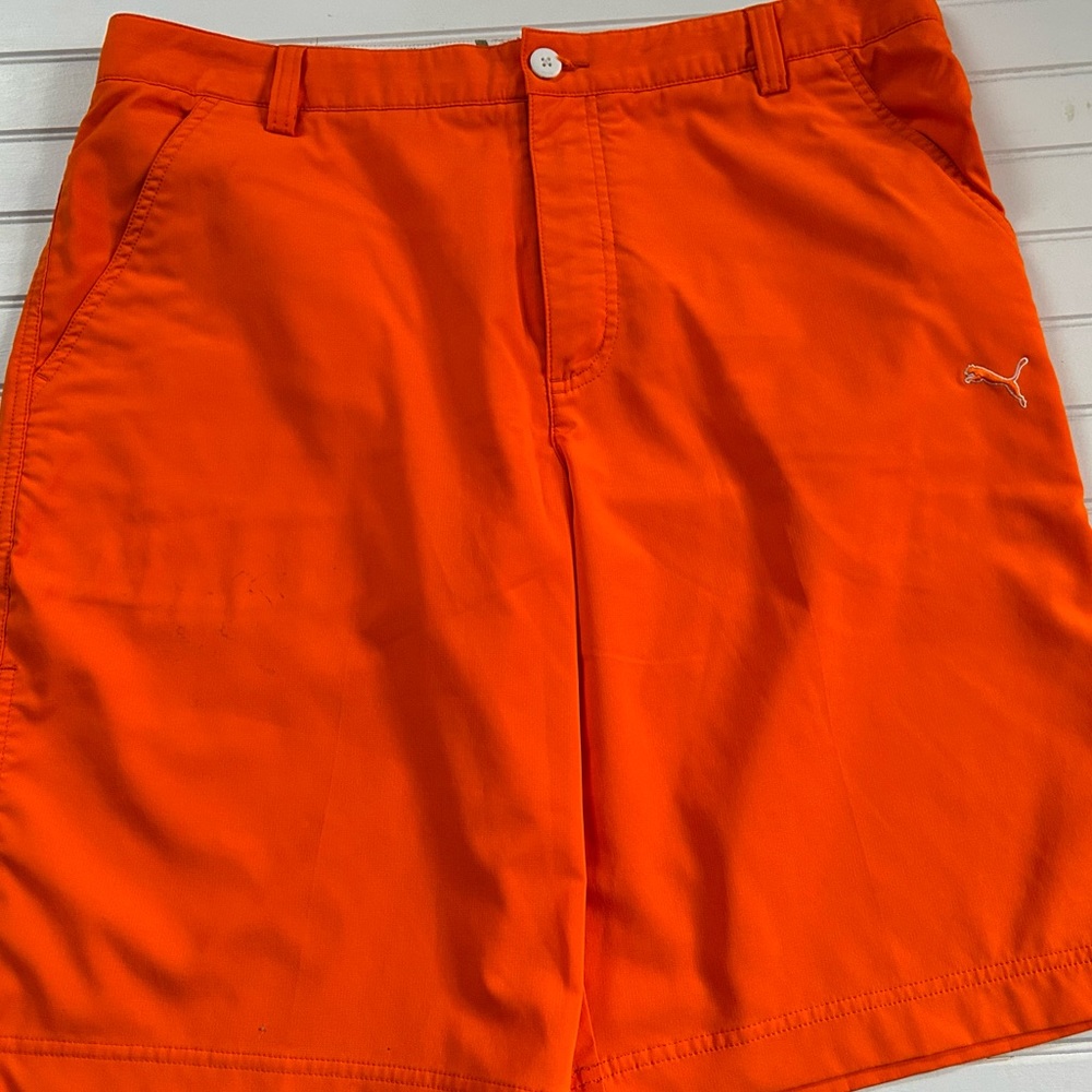 PUMA mens size 36 orange golf shorts